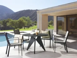 Conjunto De Comedor 4 Plazas De Metal Negro/gris/madera Clara OLMETTO/BUSSETO