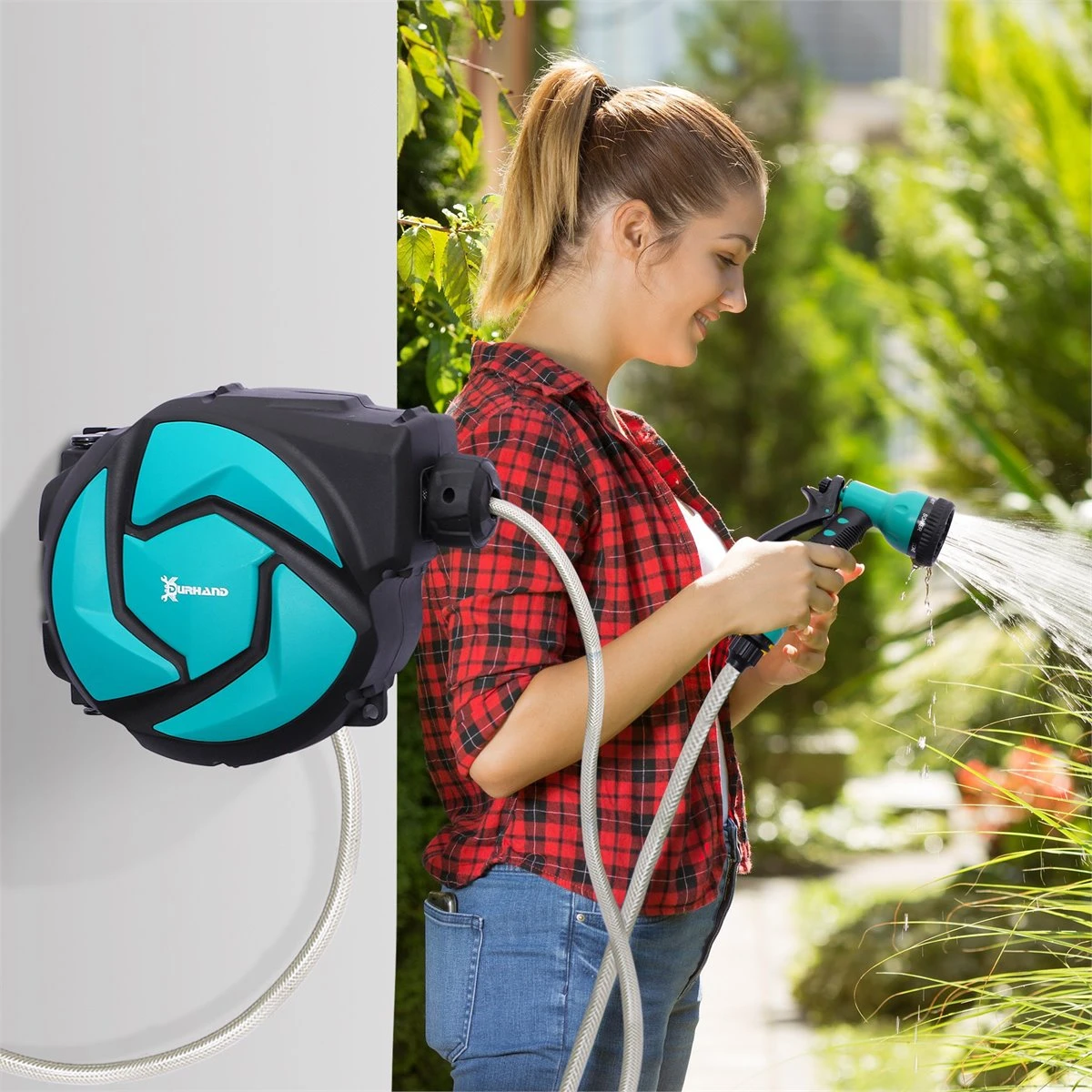 DURHAND Carrete Para Manguera Retráctil 10m Con Cabezal Multifuncional Sistema De Enrollado Automático Con Bloqueo Conector De 1m Para Jardín Césped 29,5x16,5x33 Cm Negro Y Verde - Imagen 2